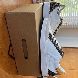 *NWT Vintage Havana Near sneakers *